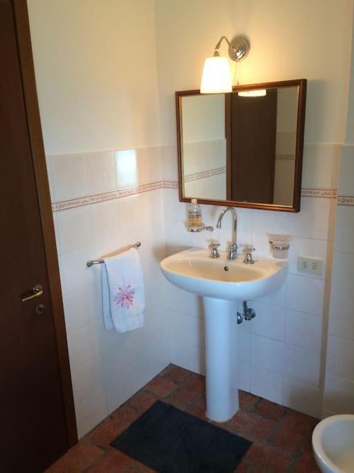 Quiet And Cozy With Wi-fi Casa Prearino